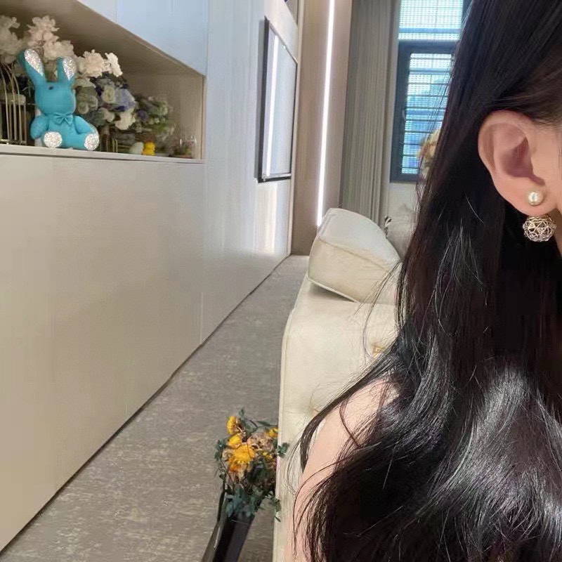 chr1st1an D10r earrings